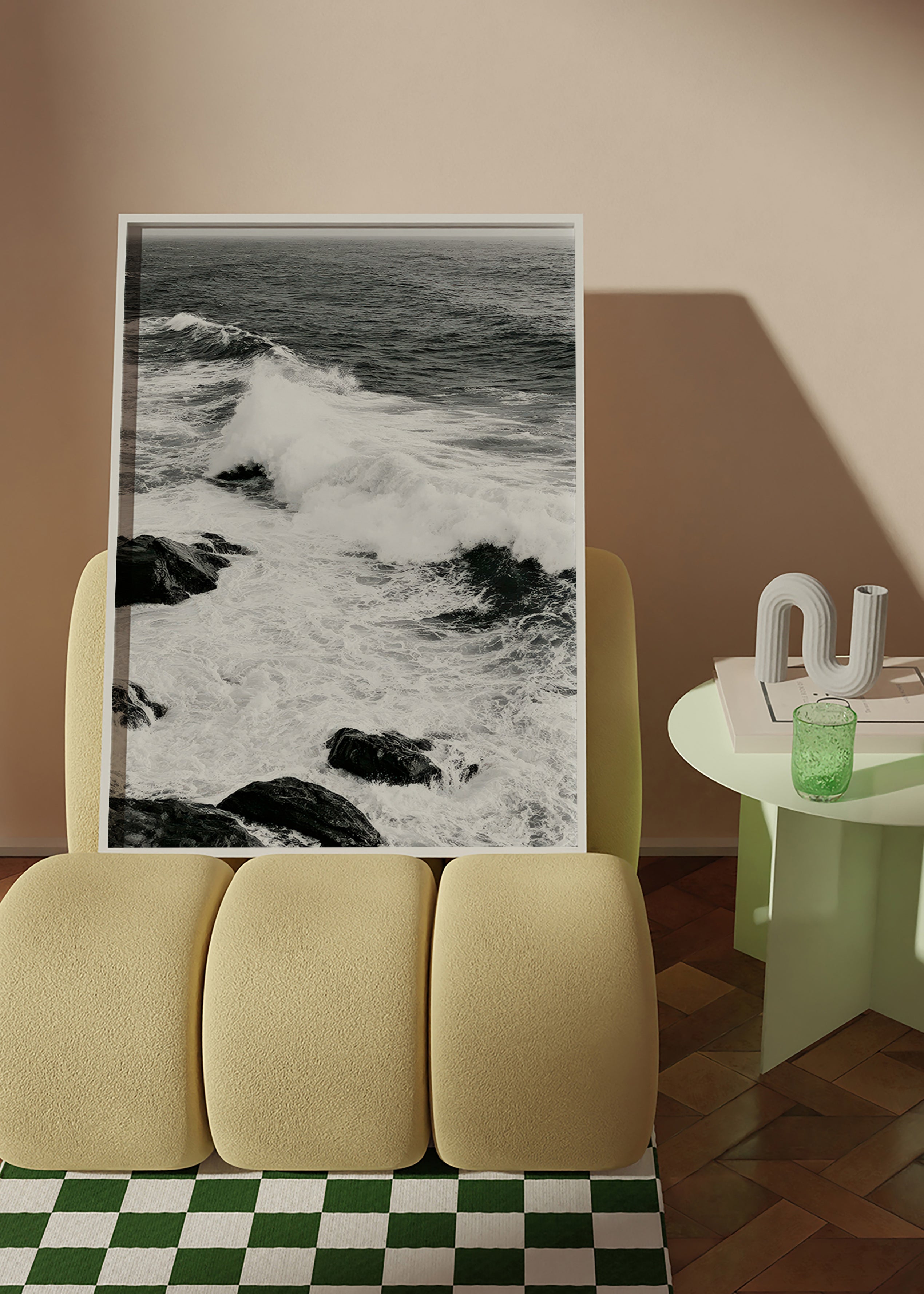 Tableau de paysage marin en noir et blanc avec vagues