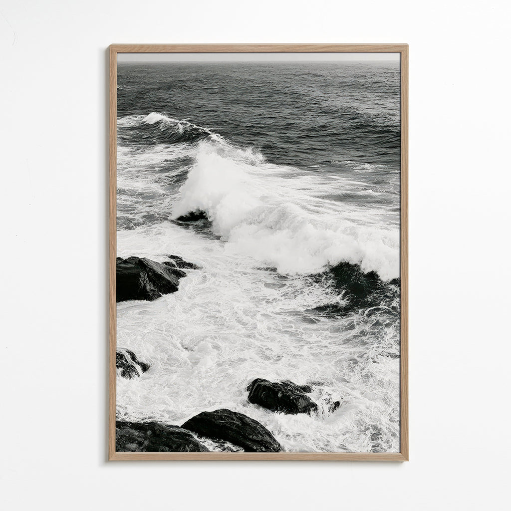 Tableau de paysage marin en noir et blanc avec vagues