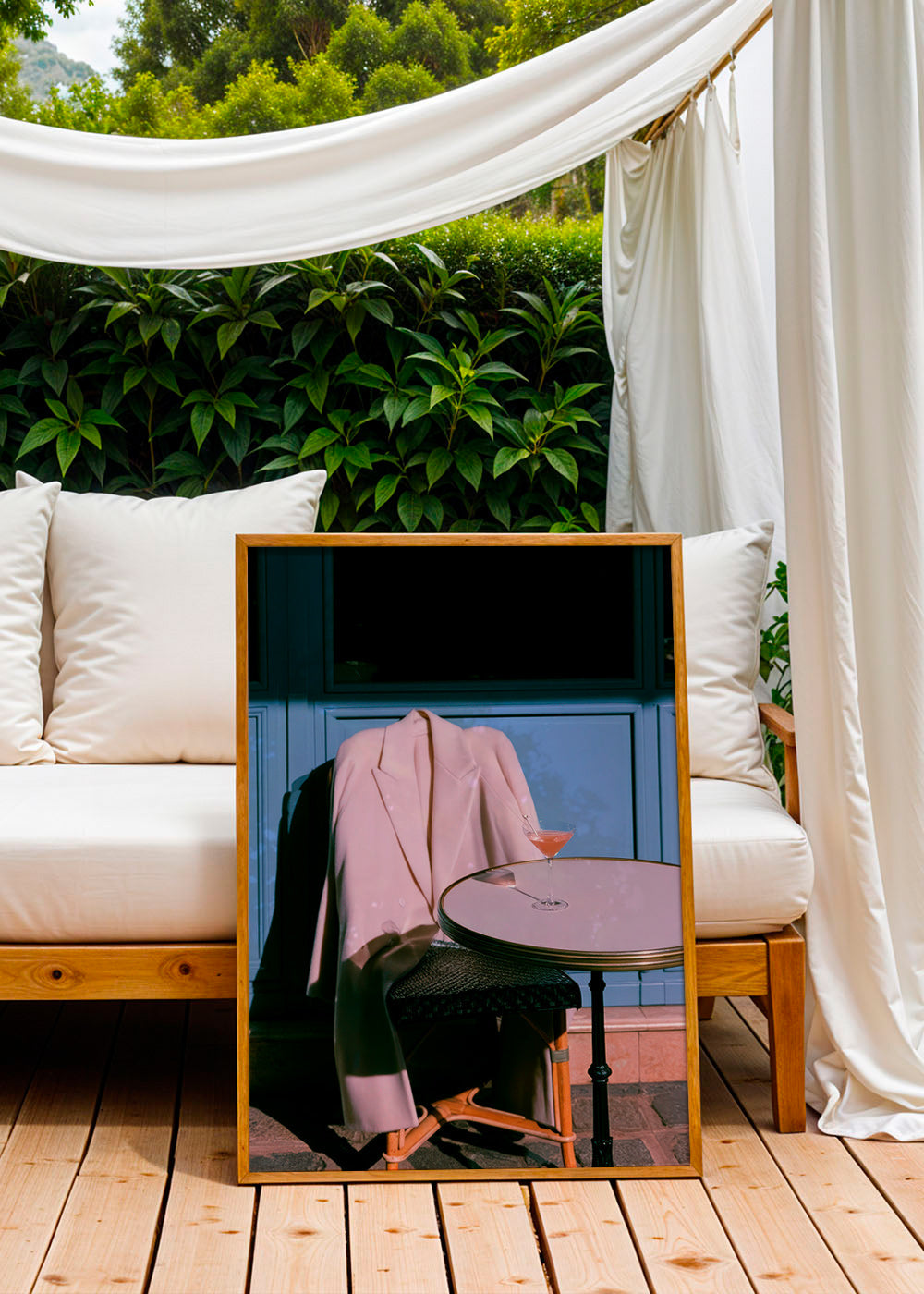 Photographie veste rose et cocktail en terrasse