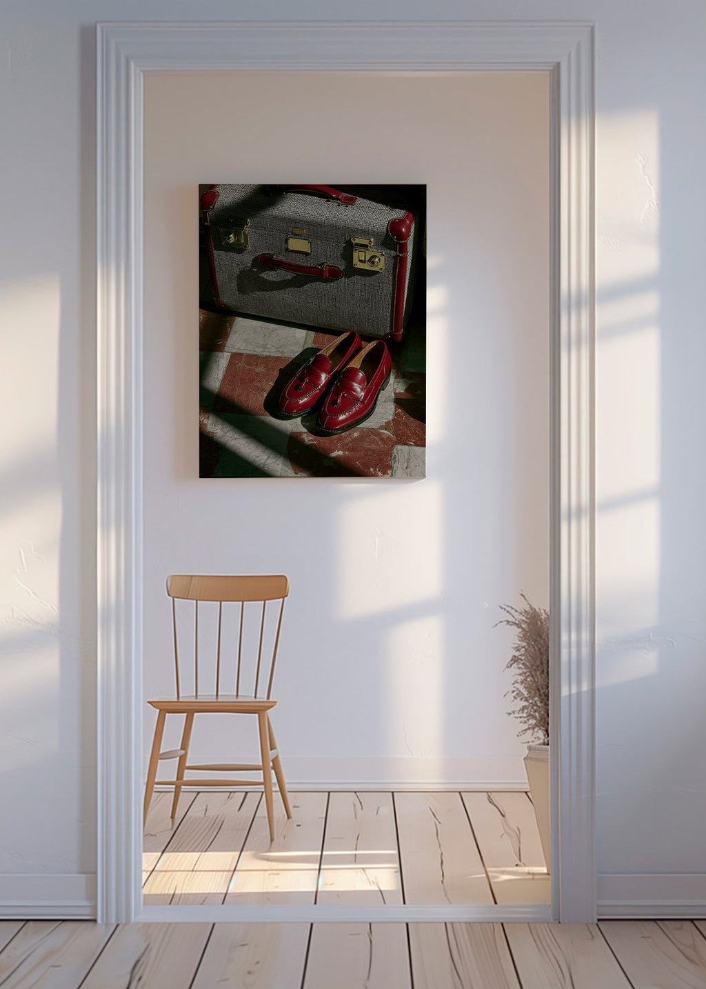 Photographie de voyage: valise vintage et mocassins rouges