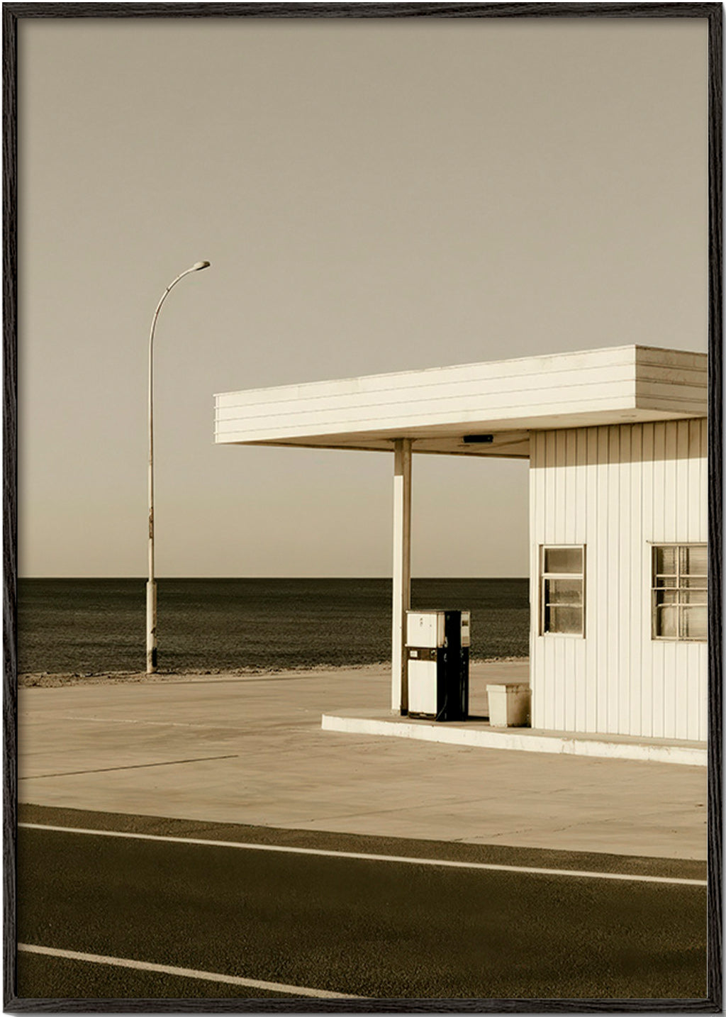 Art de paysage minimaliste station côtière vide