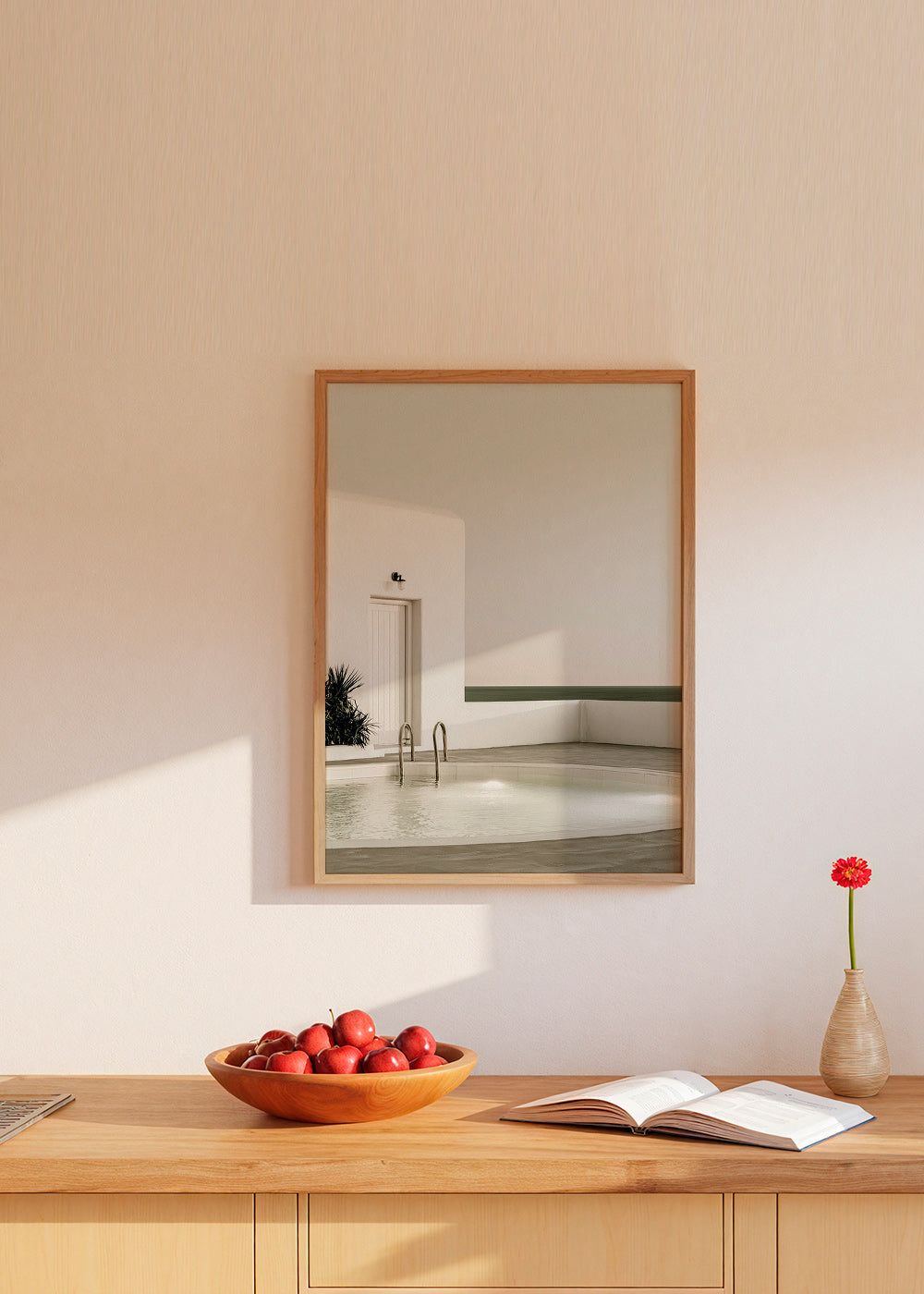 Photographie de piscine minimaliste et architecture blanche