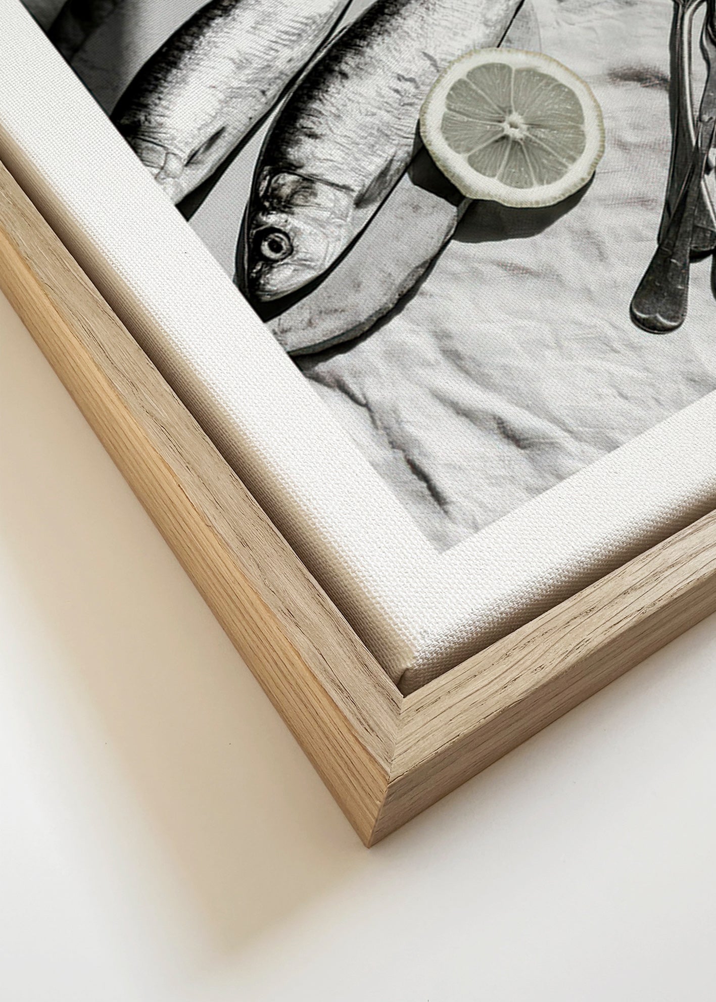 Art de cuisine: nature morte sardines et citron noir et blanc