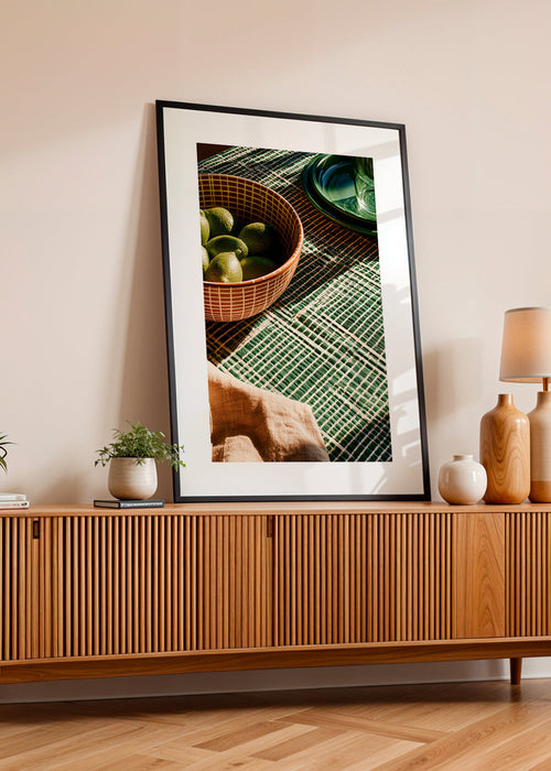 Art de cuisine: limettes dans un bol sobre tissu gráfico