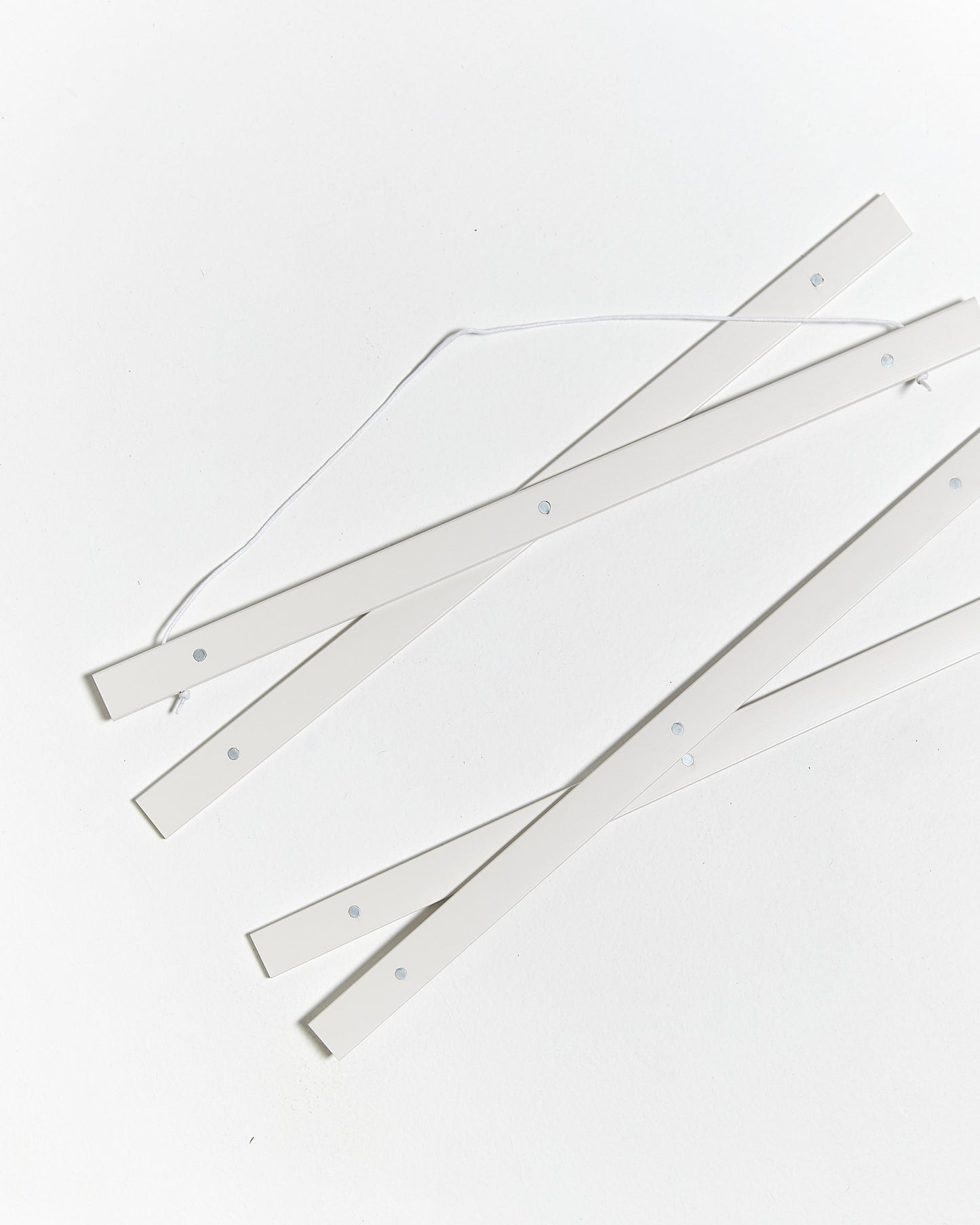 Porte affiche 70cm en bois et blanc