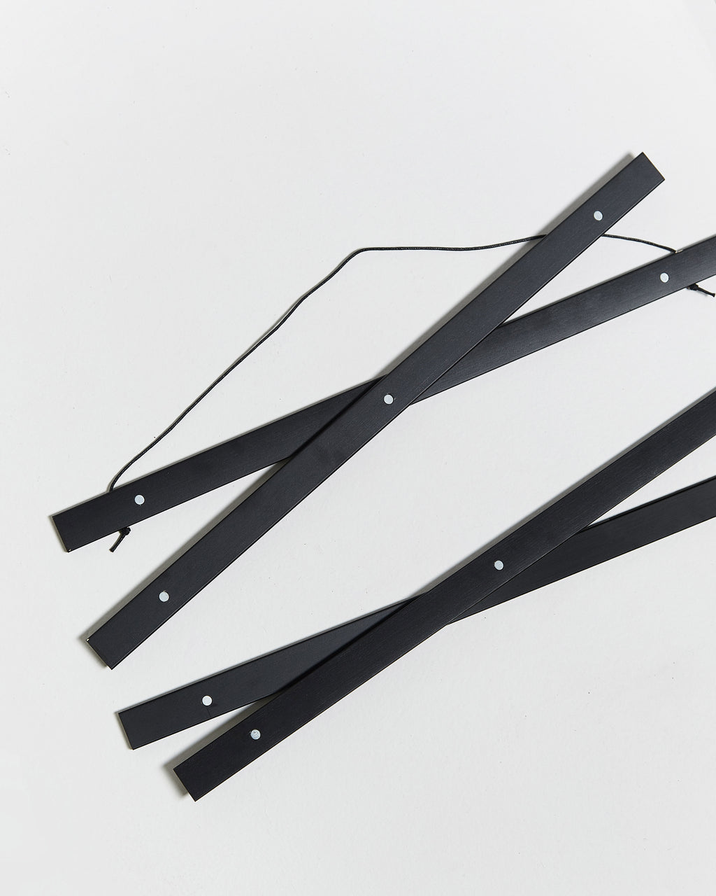 Porte affiche en bois noir 60 cm