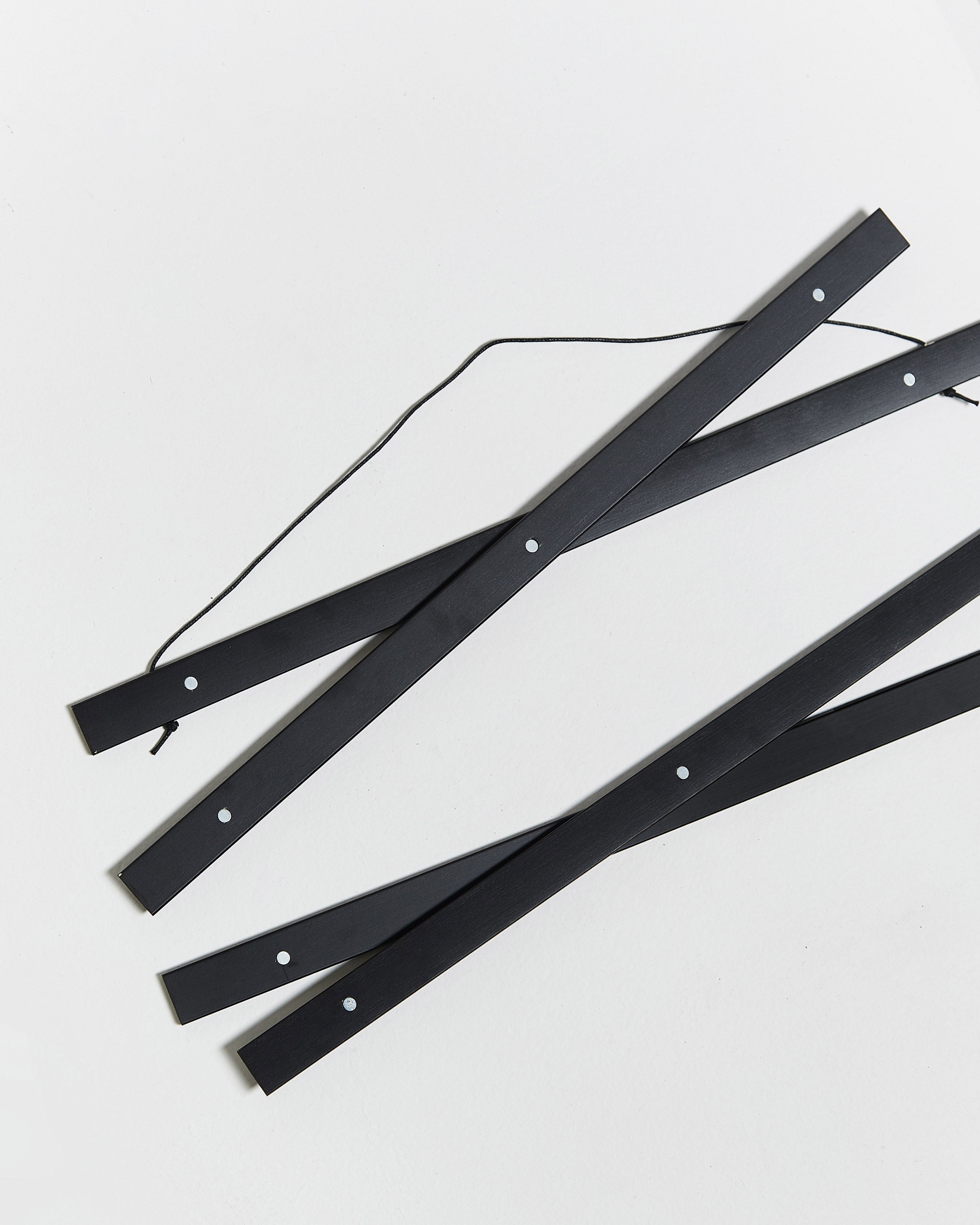 Porte affiche en bois noir 50 cm