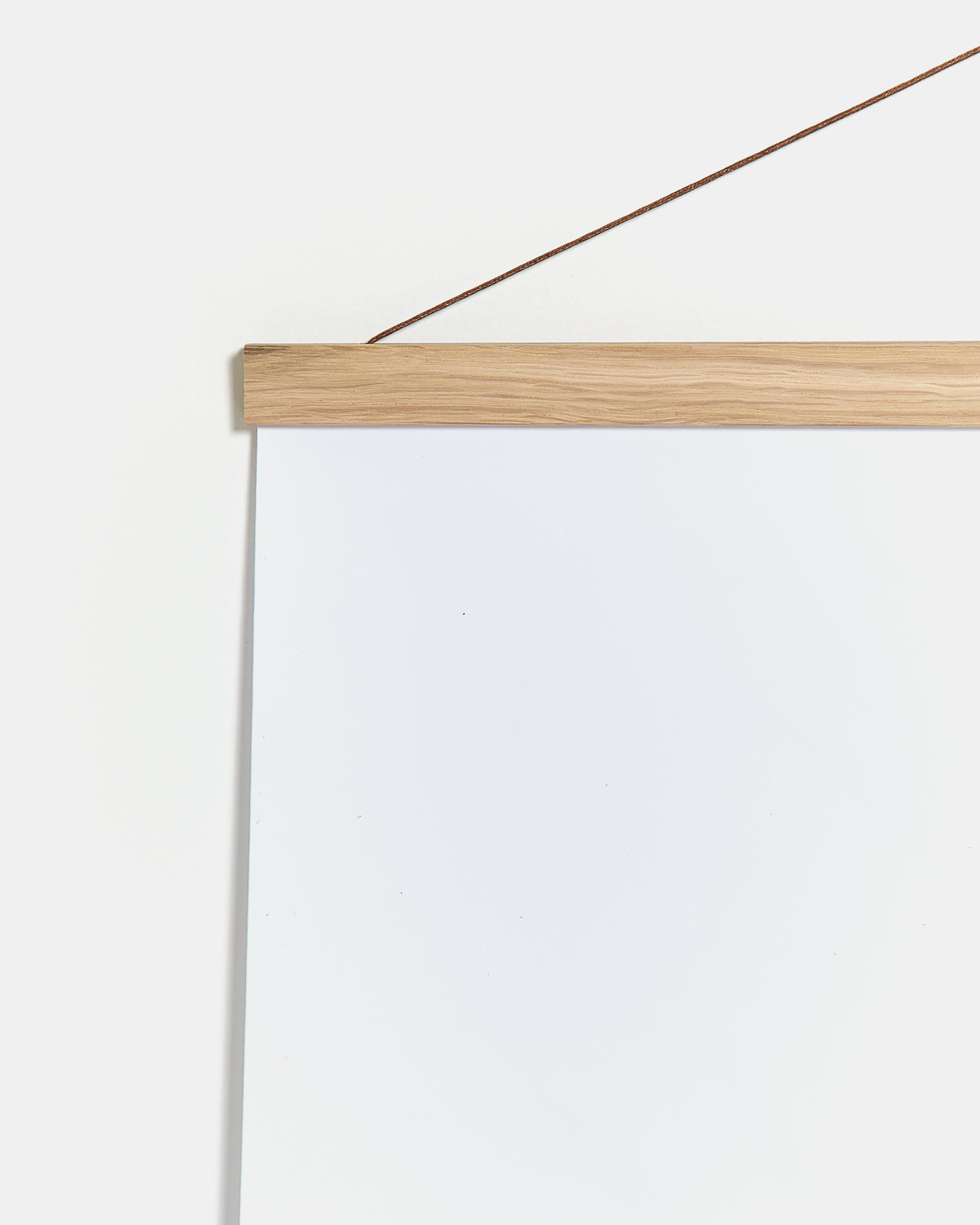 Porte affiche 40cm bois et couleur chêne